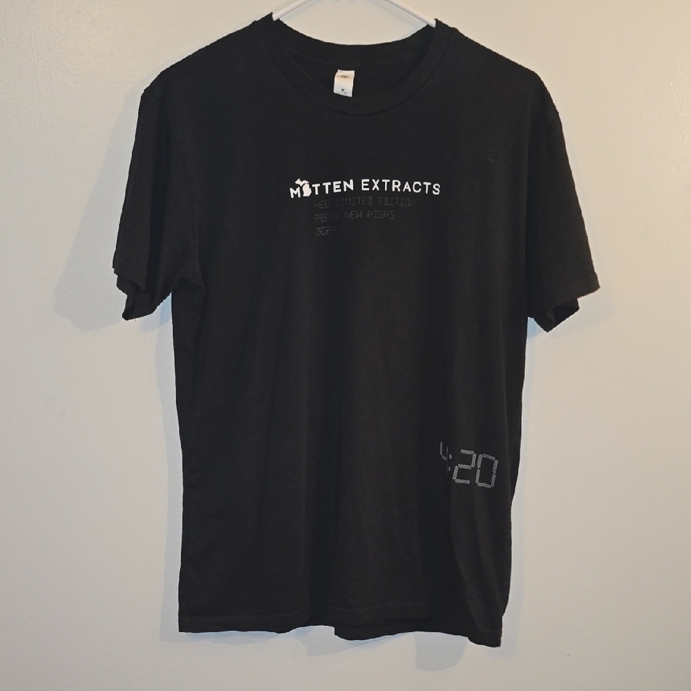 Mitten Extracts Men's Black Short Sleeve Tee LOT R1